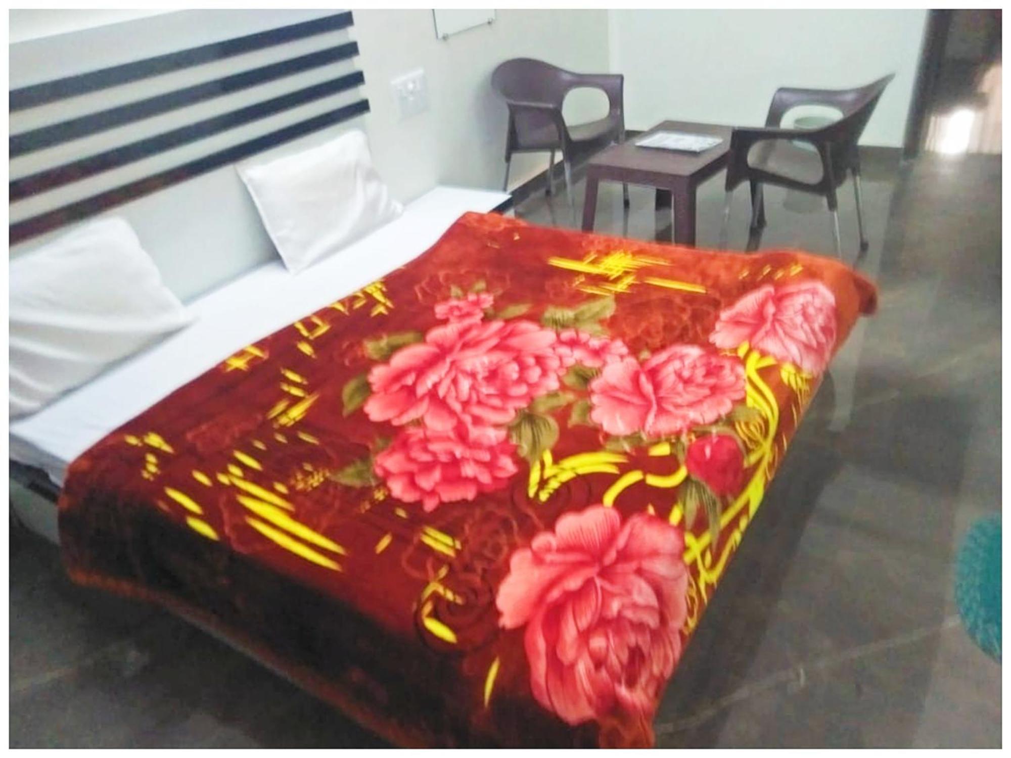 A Premium Hotel Sheeva Inn Near Temple - Fully Air Conditioning - Best Hotel Kankhal Buitenkant foto