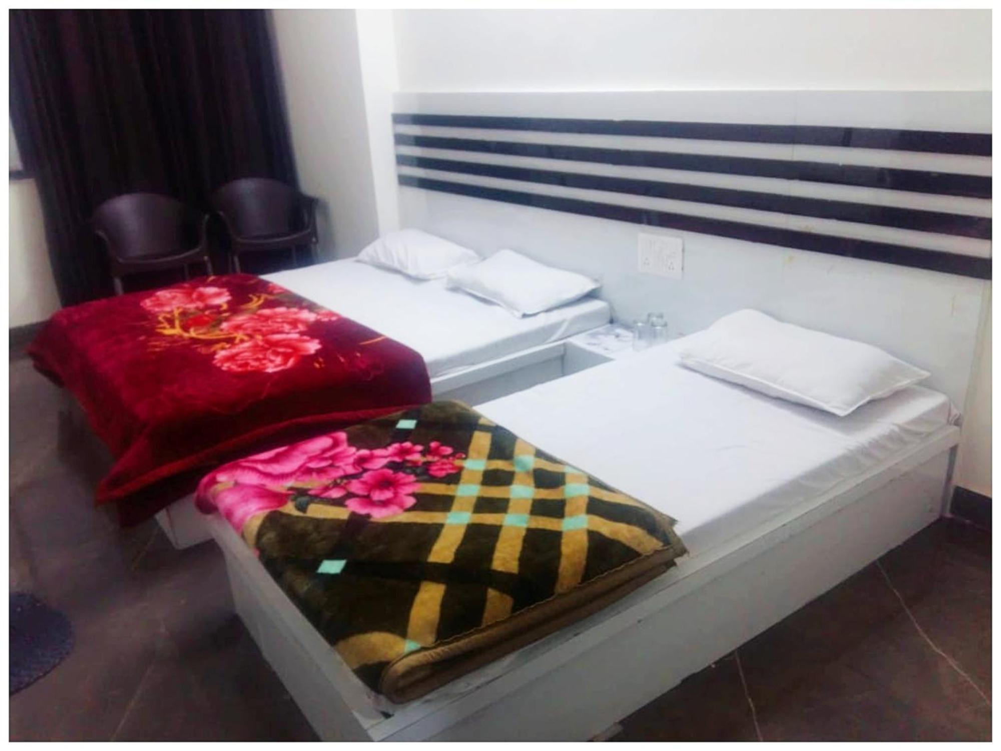 A Premium Hotel Sheeva Inn Near Temple - Fully Air Conditioning - Best Hotel Kankhal Buitenkant foto
