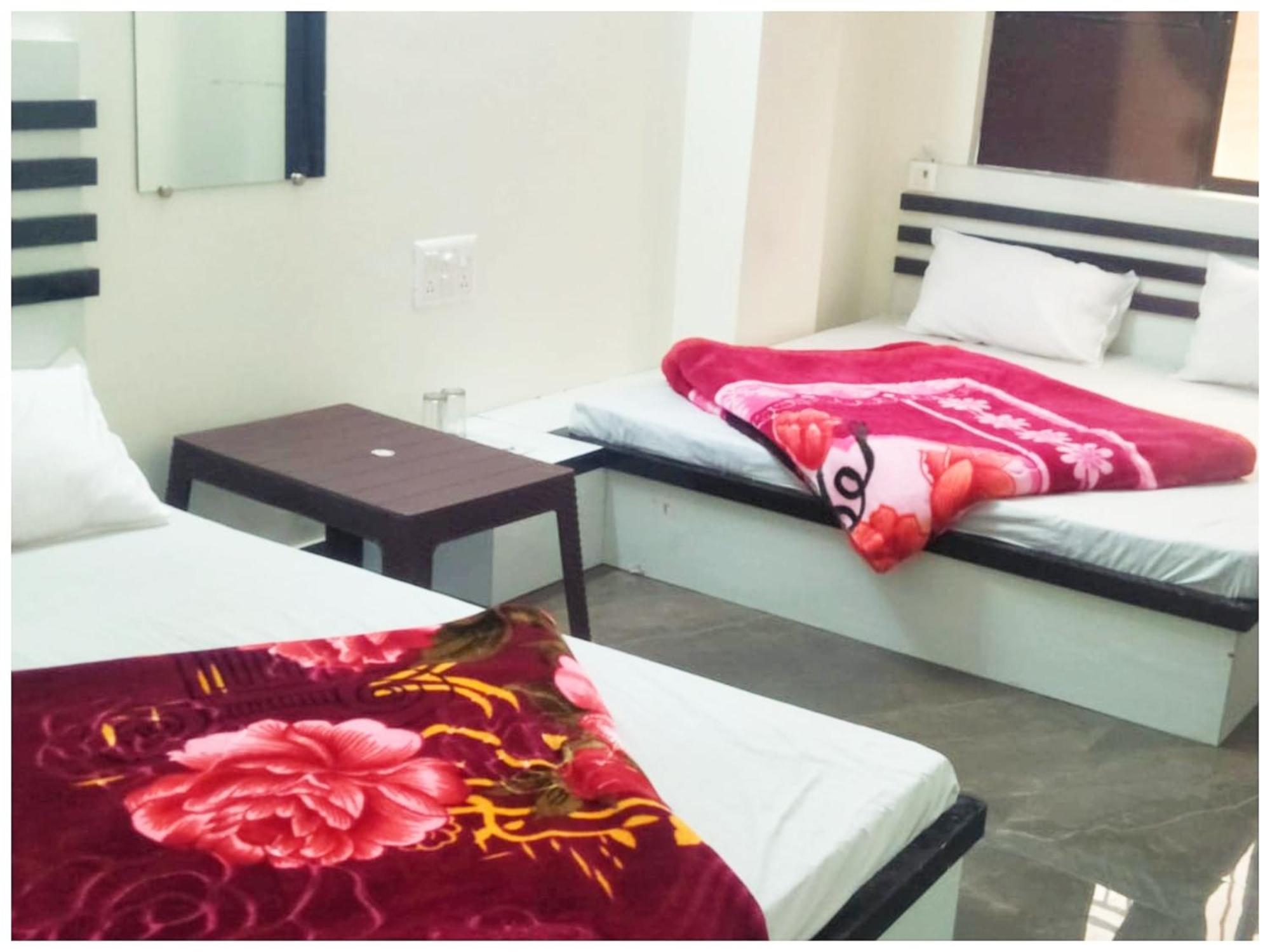 A Premium Hotel Sheeva Inn Near Temple - Fully Air Conditioning - Best Hotel Kankhal Buitenkant foto