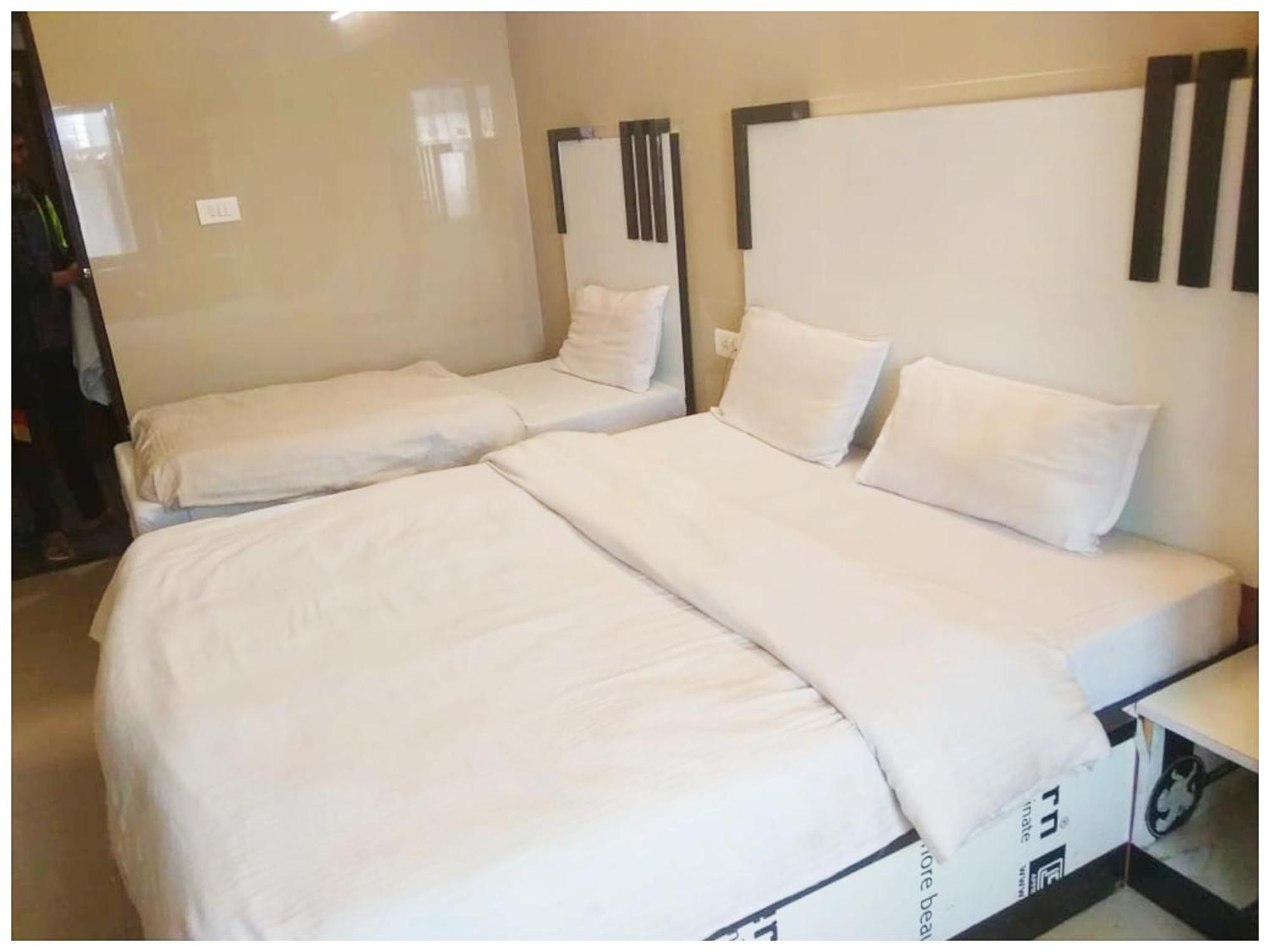A Premium Hotel Sheeva Inn Near Temple - Fully Air Conditioning - Best Hotel Kankhal Buitenkant foto